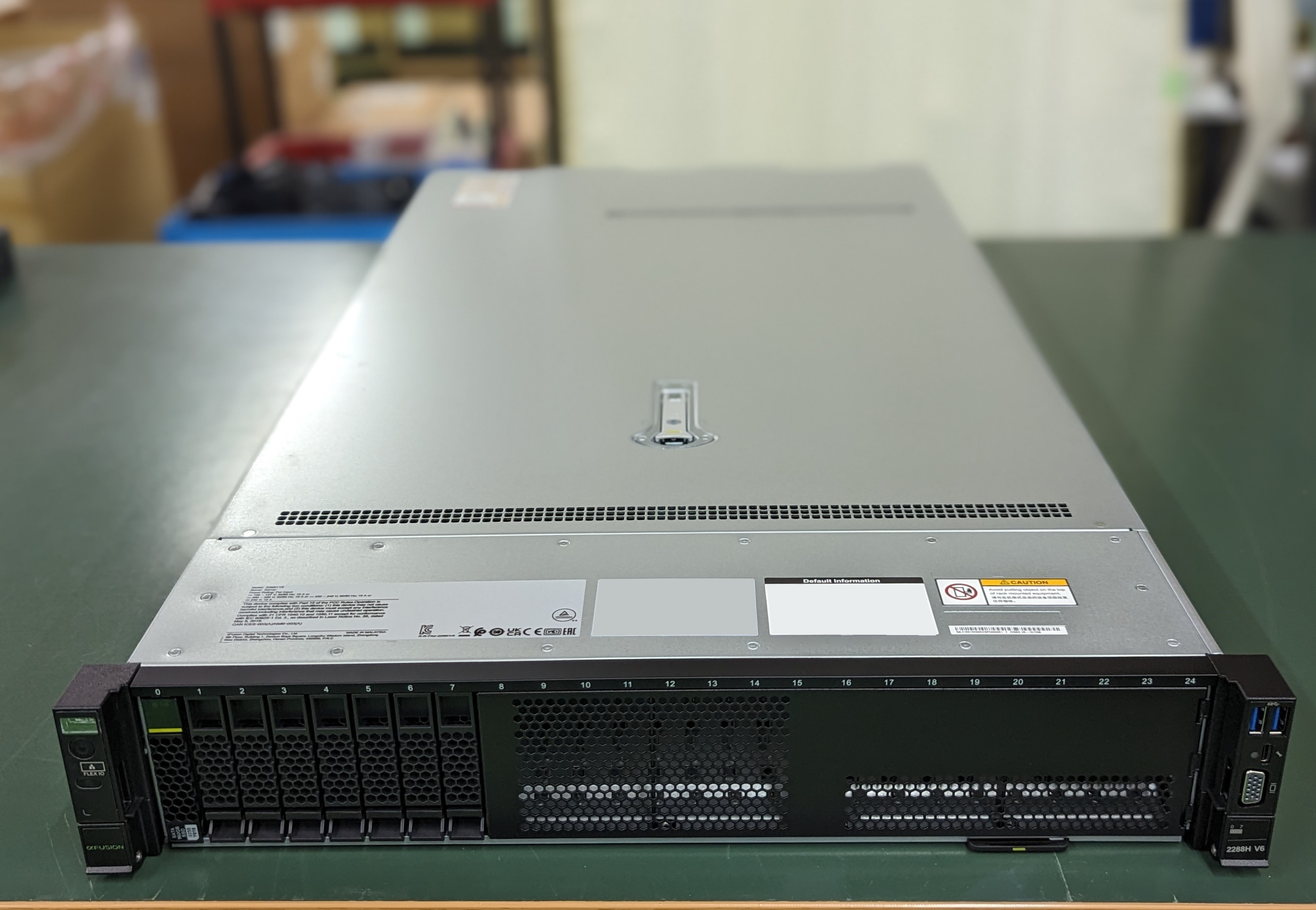 【1台限定 在庫即納】xFusion FusionServer 2288H V6 2.5*8 18コア2CPU メモリ1TB NVIDIA RTX6000 ADA 搭載 訪問修理